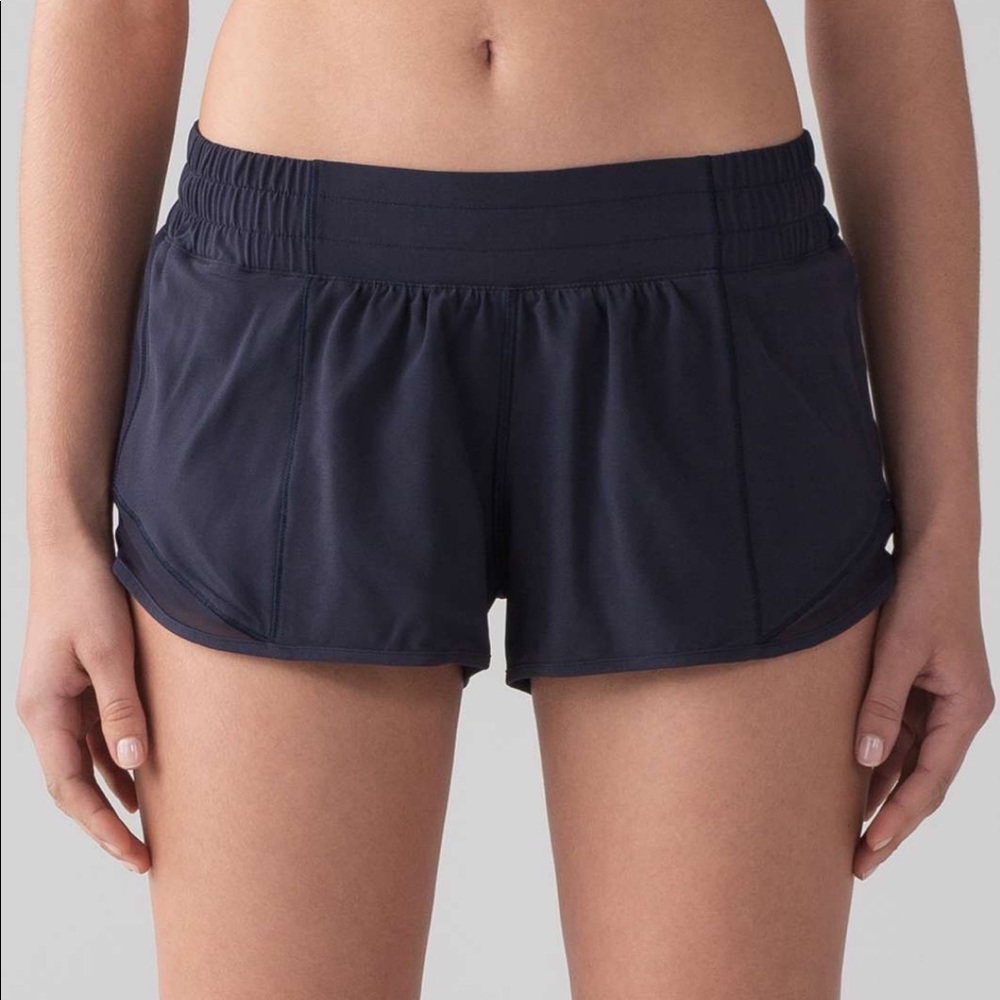 Lululemon shorty Hot Short II Navy Blue